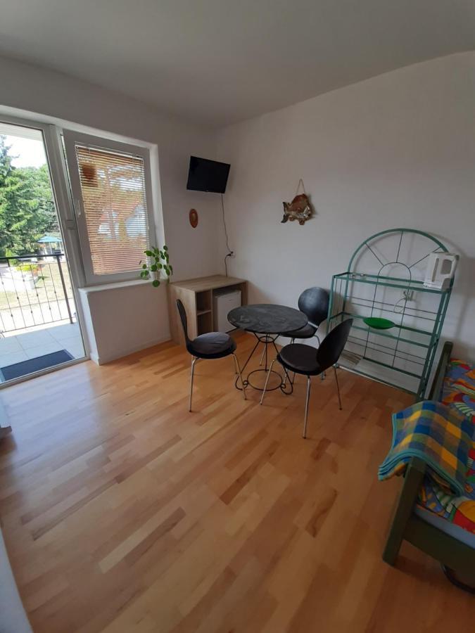 Pokoje Goscinne Weronika Ostrowo  Exterior foto